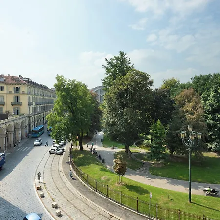 Dynasty Downtown 아파트호텔 토리노