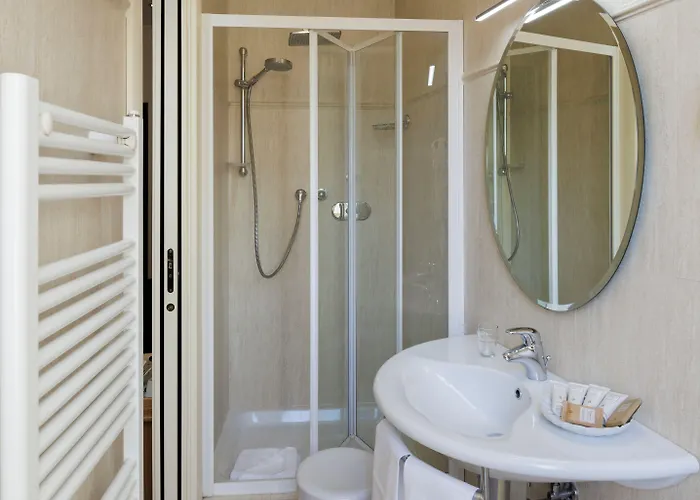 Dynasty Downtown Aparthotel 4*