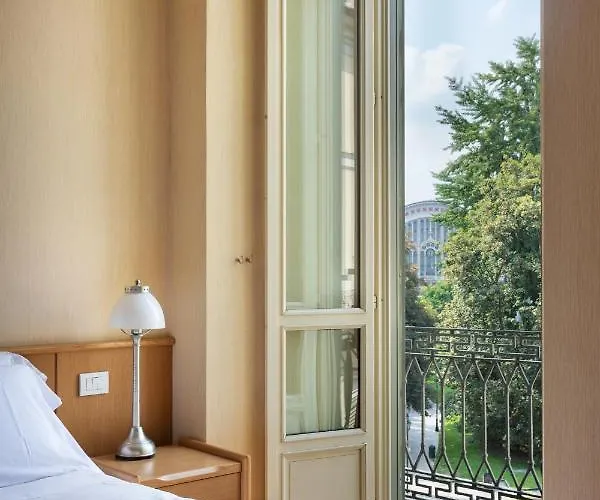 Aparthotel Dynasty Downtown 4*