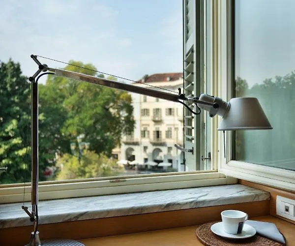 Dynasty Downtown Aparthotel 4*