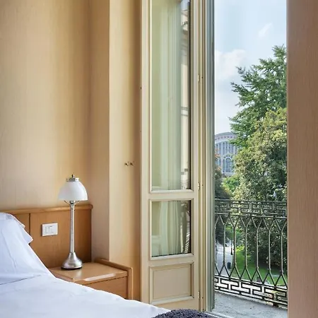 Aparthotel Dynasty Downtown 4*