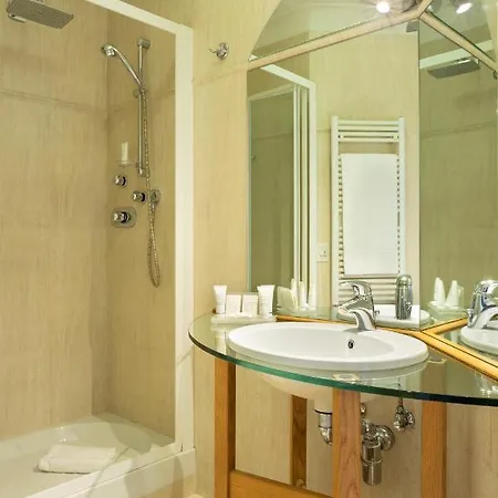 Dynasty Downtown Apartahotel Turín